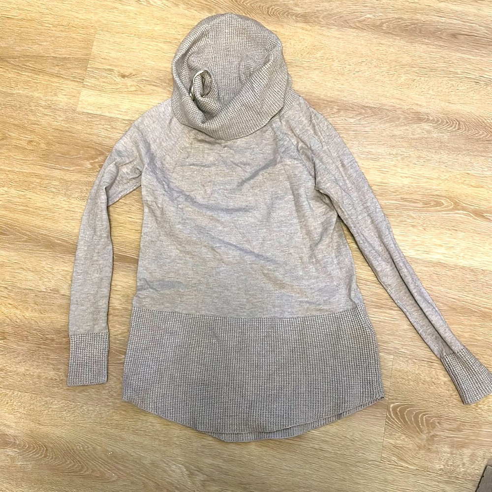 Cyrus xs sweater
